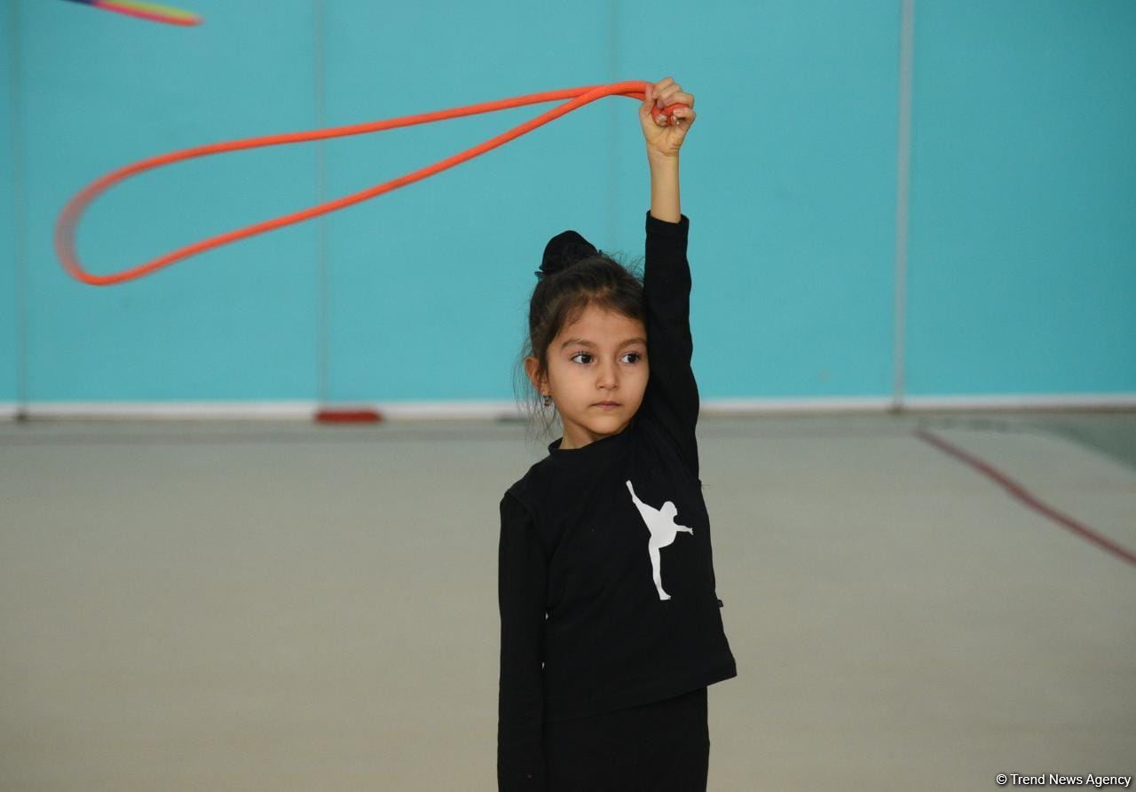 Гимнастки из Шамкира и Сумгайыта приехали на учебно-тренировочные сборы в Баку (ФОТО)