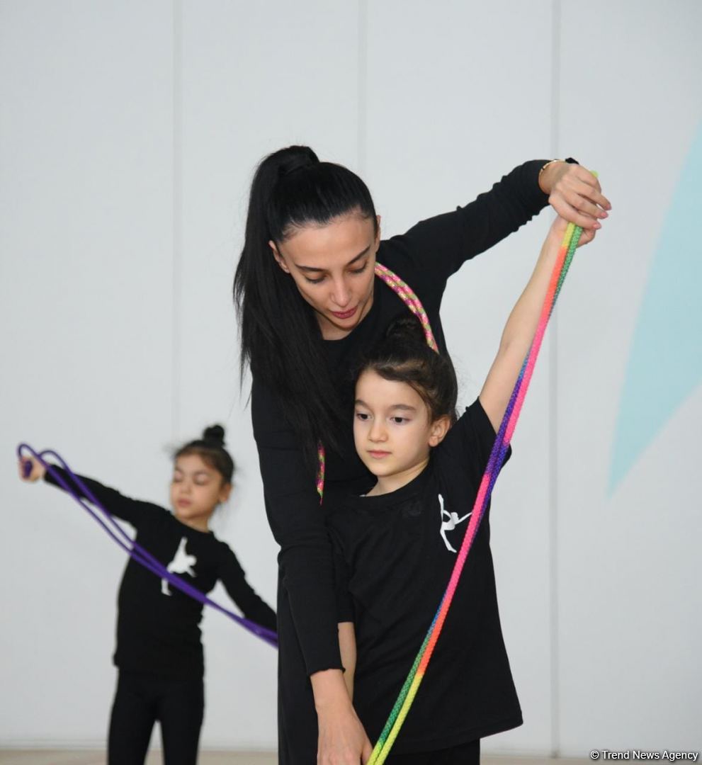 Гимнастки из Шамкира и Сумгайыта приехали на учебно-тренировочные сборы в Баку (ФОТО)