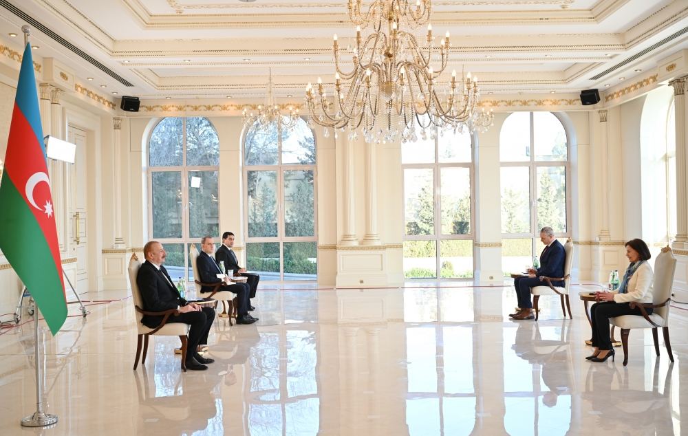 Президент Ильхам Алиев принял верительные грамоты новоназначенного посла Франции в Азербайджане (ФОТО/ВИДЕО)