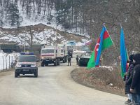 По Лачинской дороге проехали 13 автомашин снабжения РМК (ФОТО)