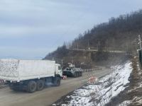 По Лачинской дороге проехали 13 автомашин снабжения РМК (ФОТО)