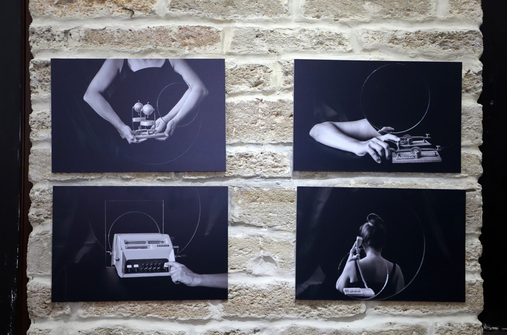 Зеркала, символизирующие путешествие во времени – выставка работ Хюльи Аккая в Баку (ФОТО)