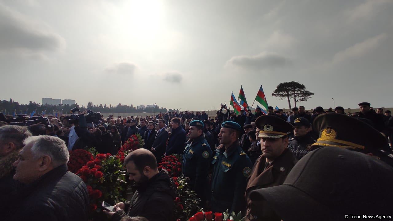Орхан Аскеров похоронен на второй Аллее шехидов (ФОТО/ВИДЕО)