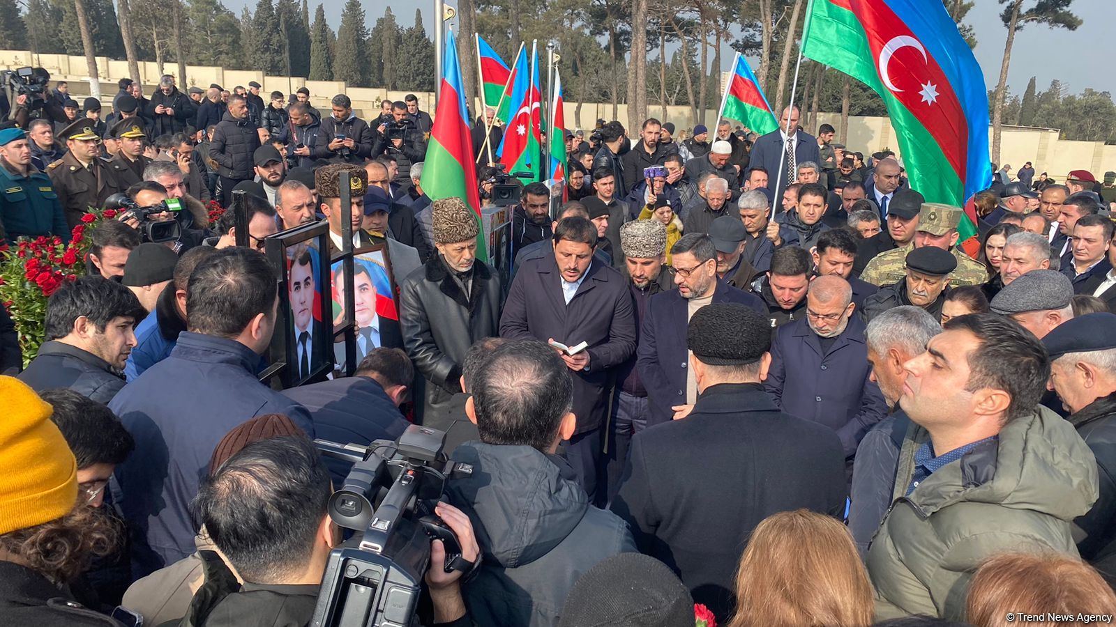 Орхан Аскеров похоронен на второй Аллее шехидов (ФОТО/ВИДЕО)
