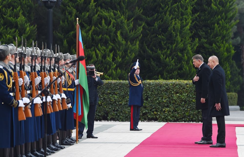 В Баку состоялась церемония официальной встречи Президента Румынии Клауса Йоханниса  (ФОТО/ВИДЕО)