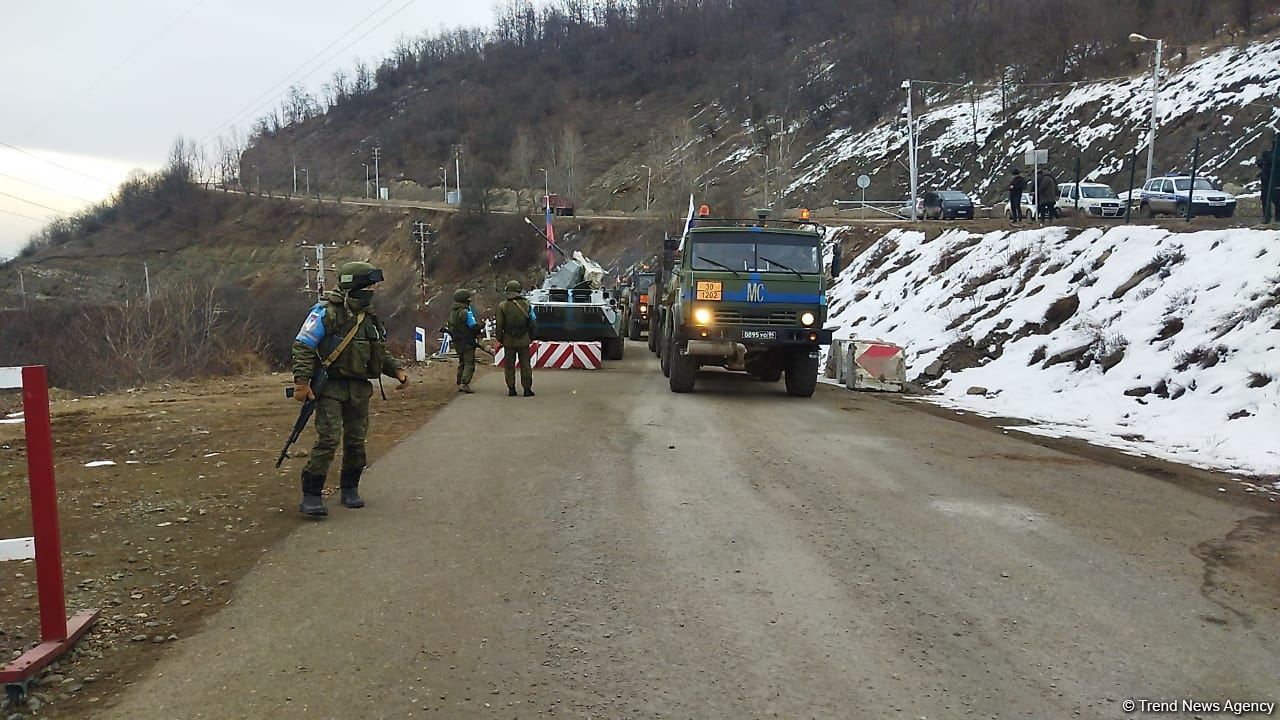 По Лачинской дороге проехали 6 грузовых автомобилей РМК (ФОТО)