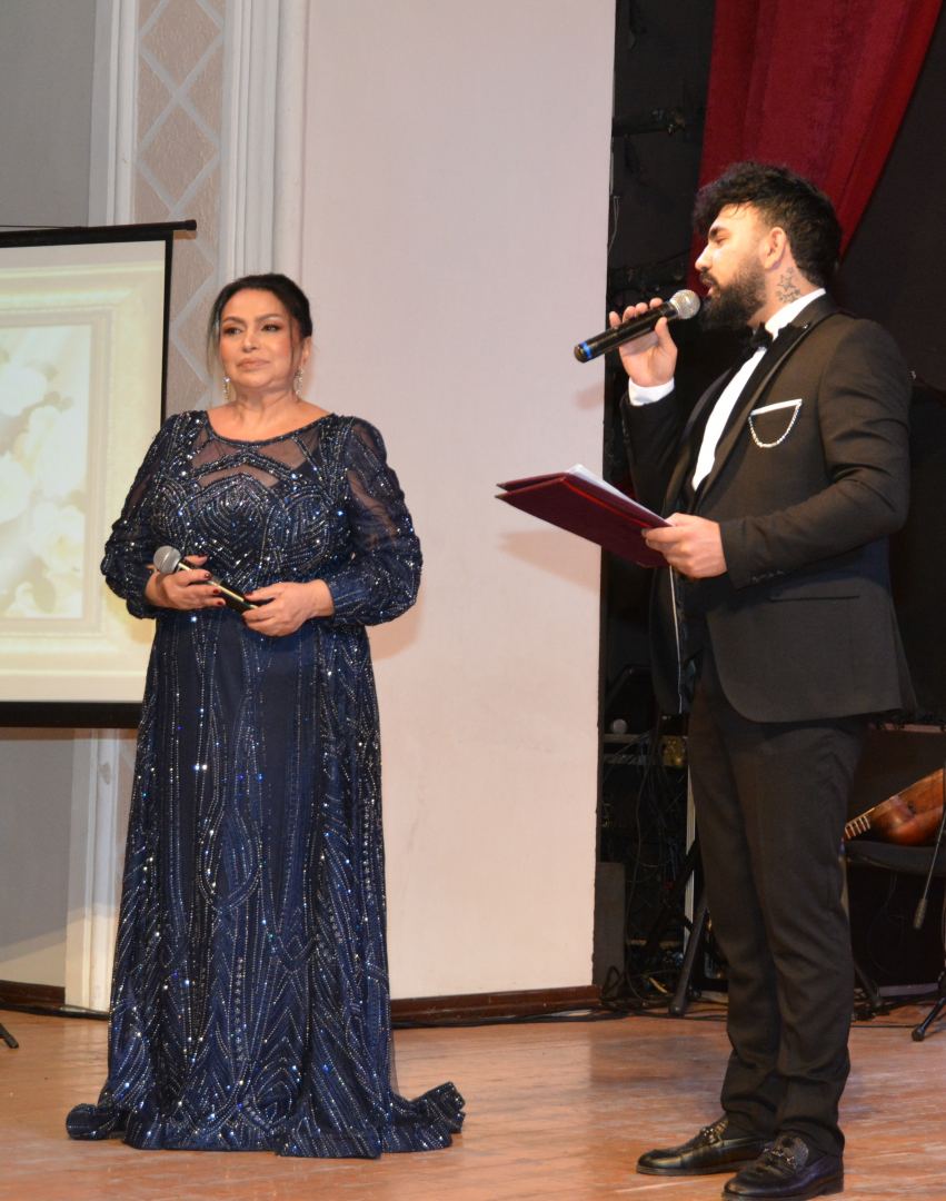 После многолетнего перерыва Фируза Ибадова выступила с соло-концертом (ФОТО)