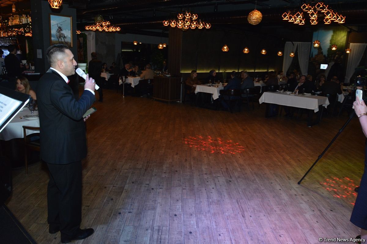 В Баку прошел вечер памяти Вахтанга Кикабидзе с участием популярных исполнителей (ВИДЕО, ФОТО)