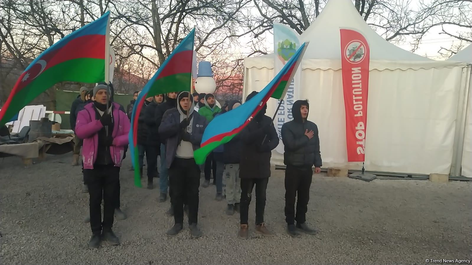 Акция азербайджанских экоактивистов на Лачинской дороге продолжается (ФОТО)