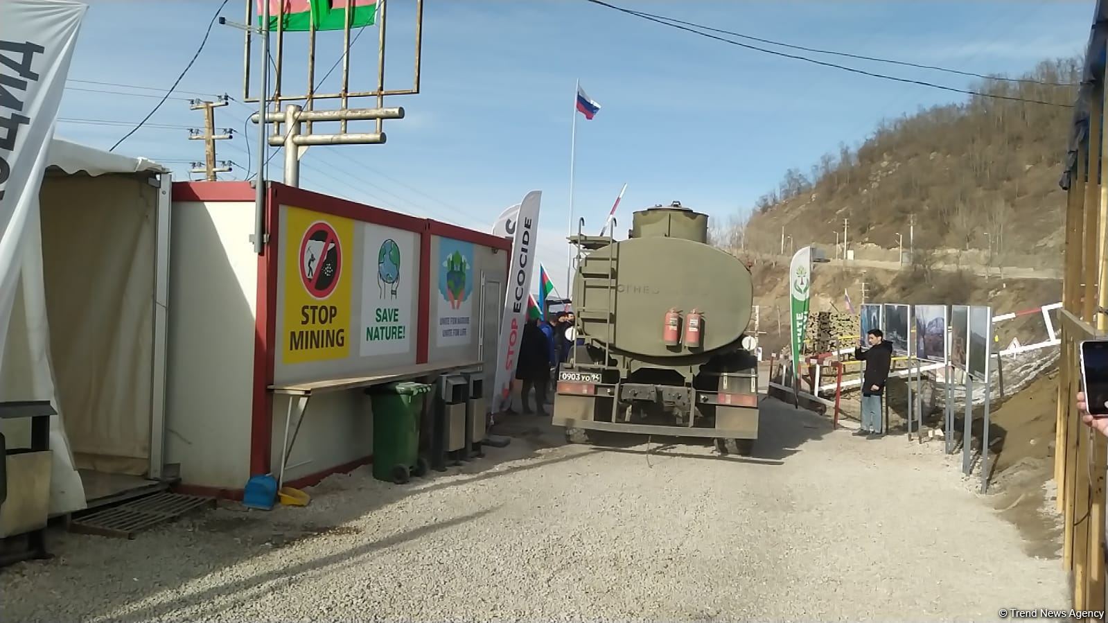 По Лачинской дороге беспрепятственно проехали машины миротворцев и МККК (ФОТО)