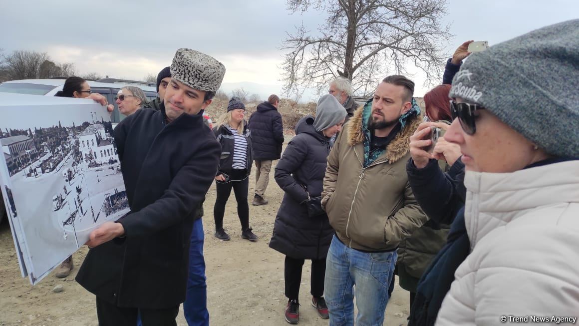 Международная делегация путешественников ознакомилась с золотыми страницами культуры Агдама (ФОТО)