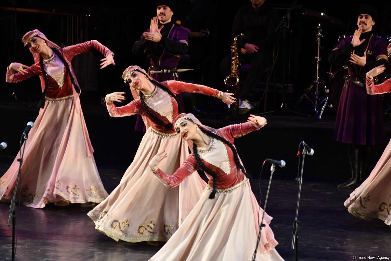 В рамках IX Фестиваля "Gəncliyin səsi" прошел концерт в честь Года Гейдара Алиева (ФОТО)