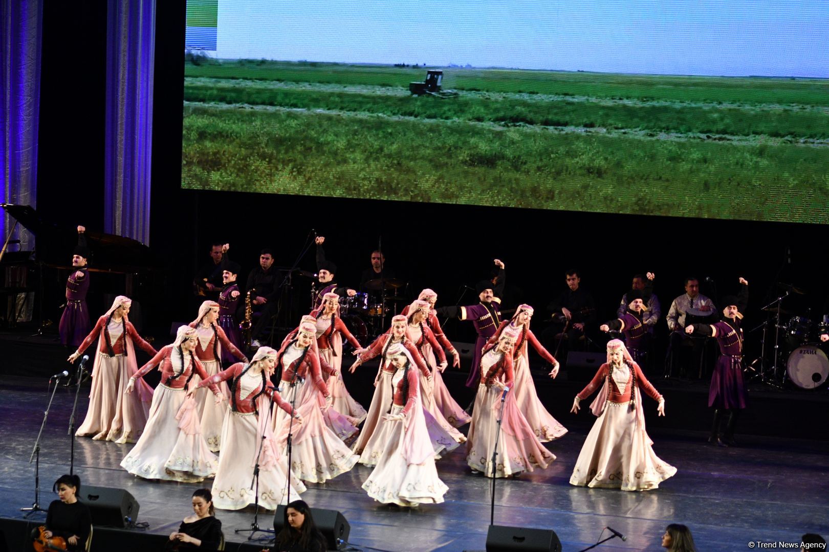 В рамках IX Фестиваля "Gəncliyin səsi" прошел концерт в честь Года Гейдара Алиева (ФОТО)