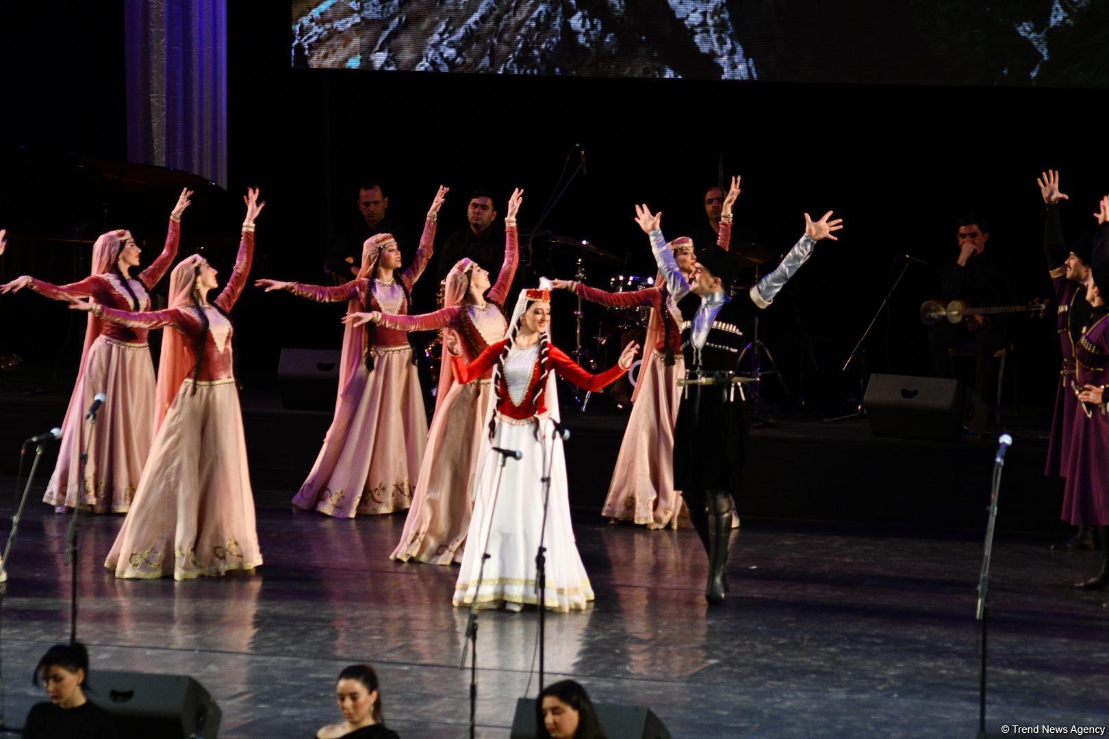 В рамках IX Фестиваля "Gəncliyin səsi" прошел концерт в честь Года Гейдара Алиева (ФОТО)