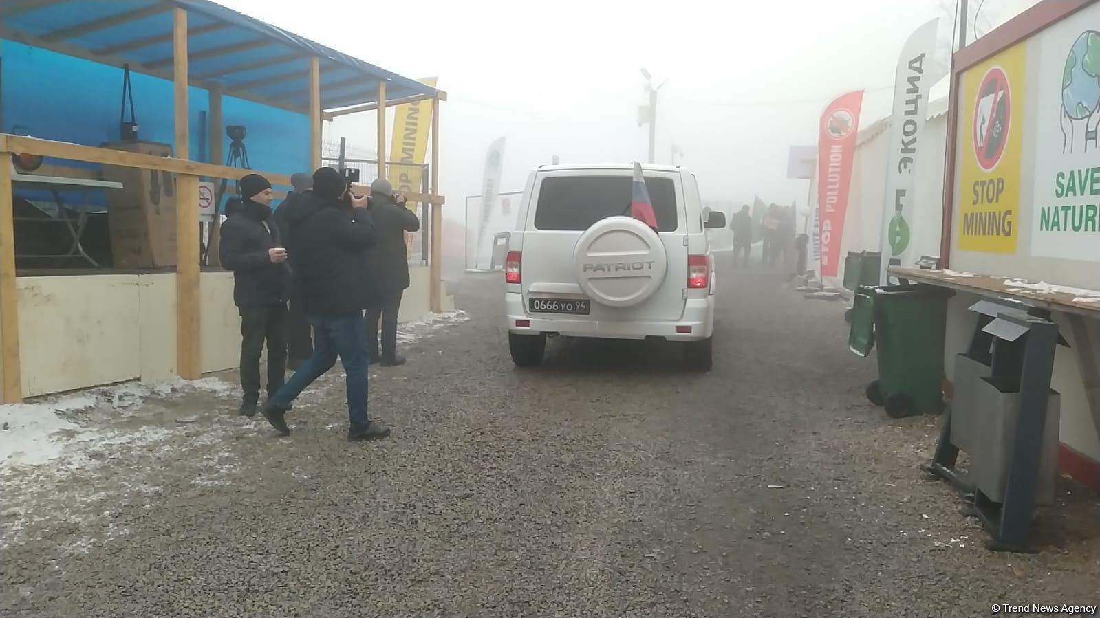 По Лачинской дороге беспрепятственно проехала автомашина миротворцев (ФОТО)