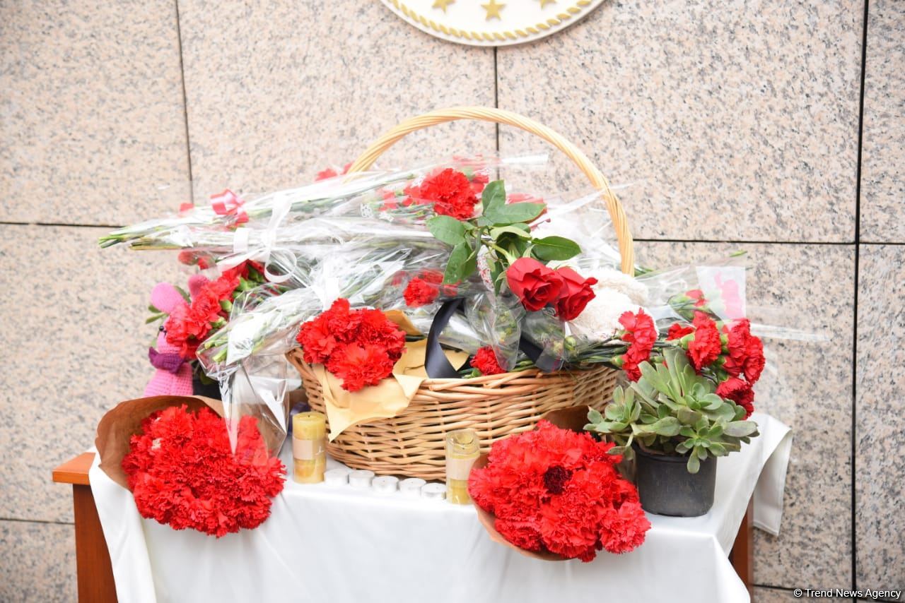 Граждане Азербайджана чтят память жертв землетрясения в Турции (ФОТО/ВИДЕО)