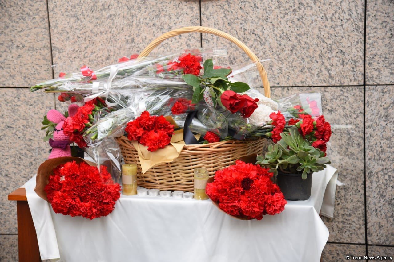 Граждане Азербайджана чтят память жертв землетрясения в Турции (ФОТО/ВИДЕО)