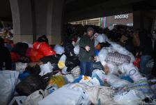 Азербайджанцы продолжают собирать гумпомощь для пострадавших от землетрясения в Турции (ФОТО/ВИДЕО)