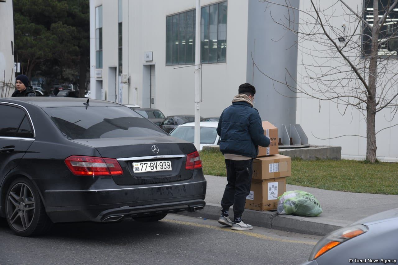 Азербайджанцы продолжают собирать гумпомощь для пострадавших от землетрясения в Турции (ФОТО/ВИДЕО)