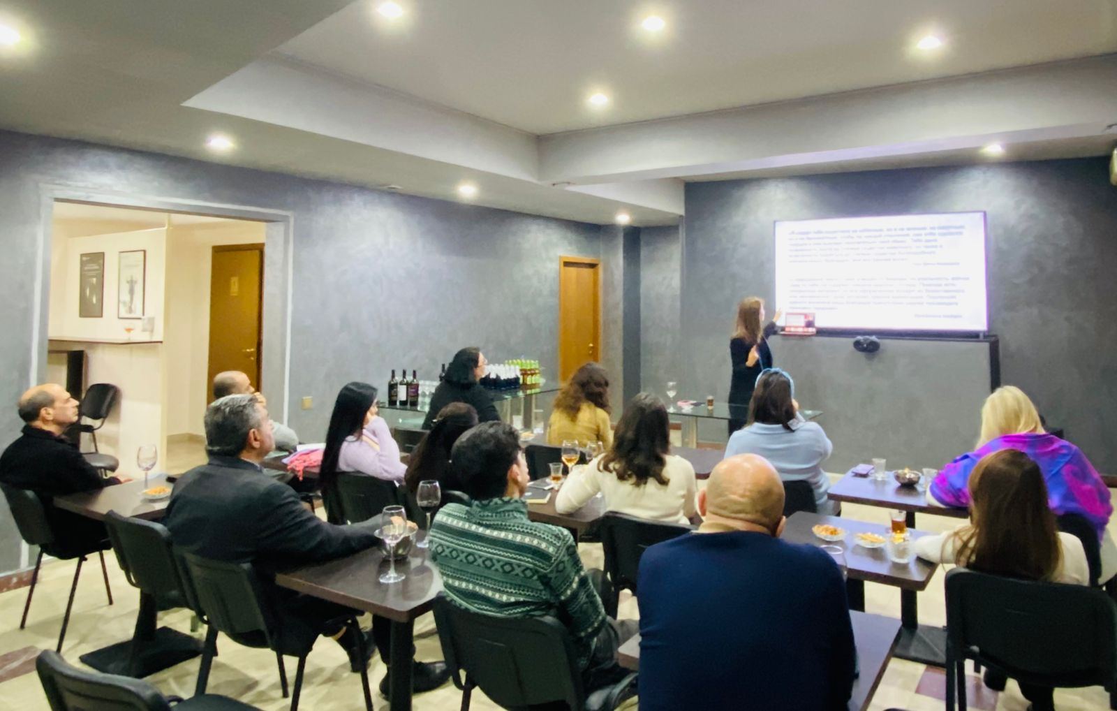 Украинский искусствовед в Баку о силе искусства и его влиянии на человека (ФОТО)