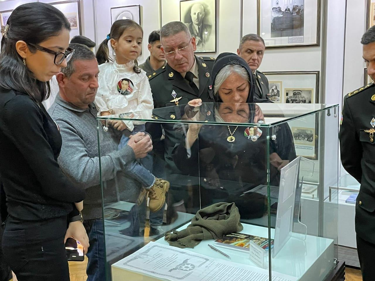 Родина вверена нам шехидами - в Баку открылась выставка в память о героях (ФОТО)