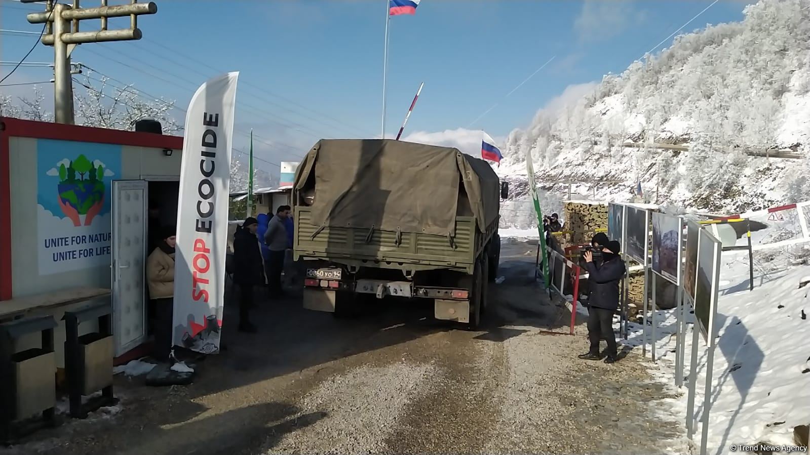 Сегодня по Лачинской дороге беспрепятственно проехали 35 автомобилей миротворцев (ФОТО)