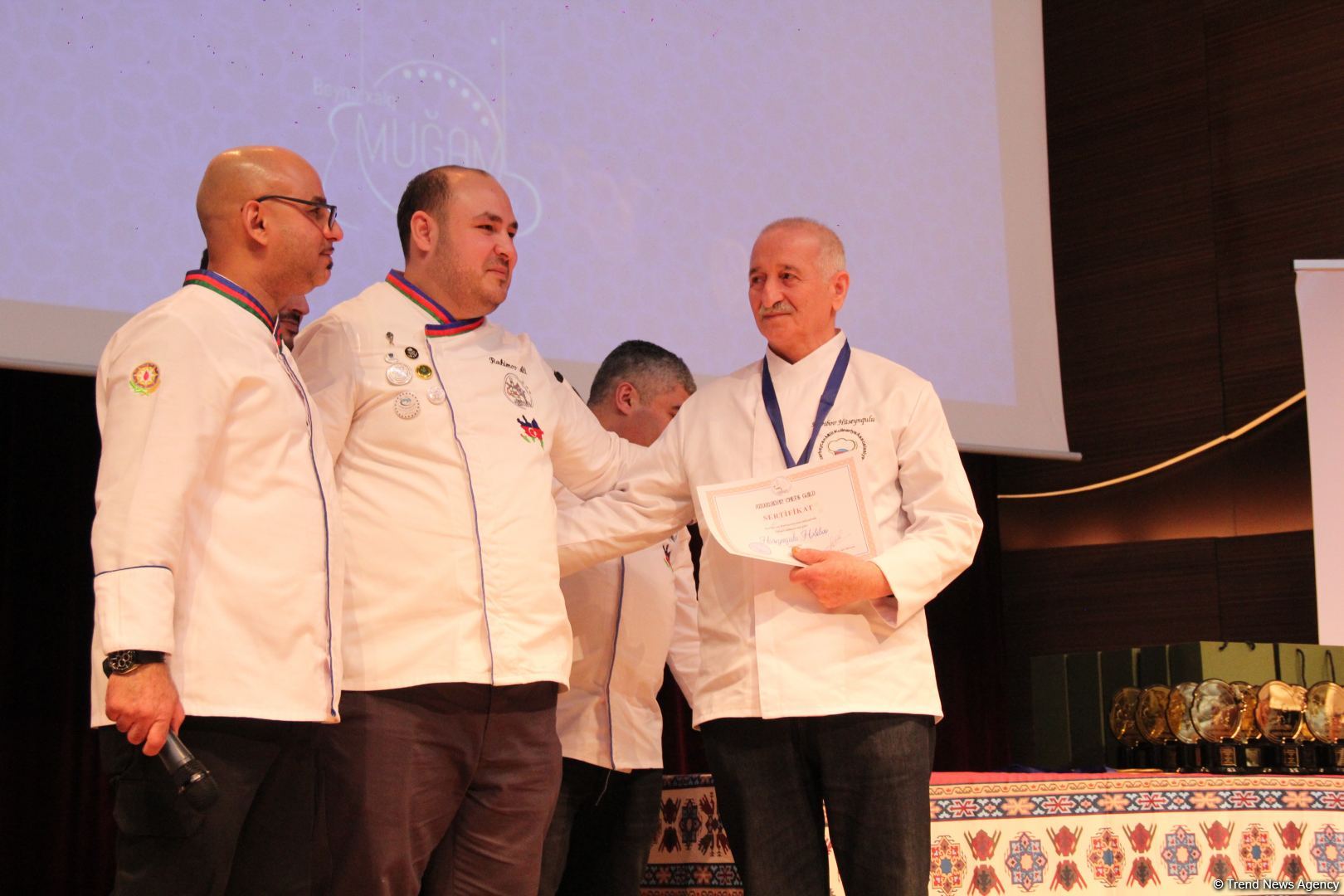 В Баку прошла торжественная церемония вручения национальной премии "Мастер кулинарного искусства" (ФОТО)
