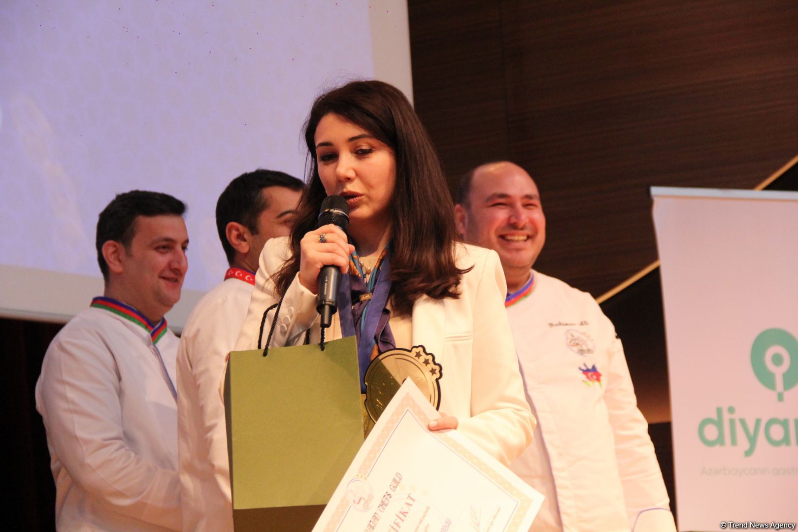 В Баку прошла торжественная церемония вручения национальной премии "Мастер кулинарного искусства" (ФОТО)