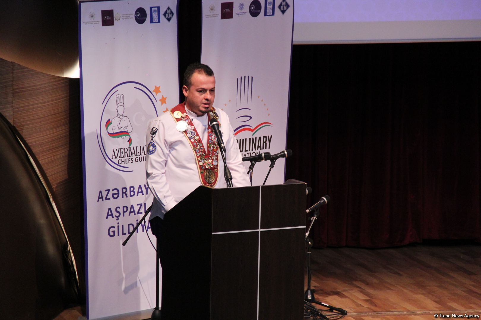 В Баку прошла торжественная церемония вручения национальной премии "Мастер кулинарного искусства" (ФОТО)