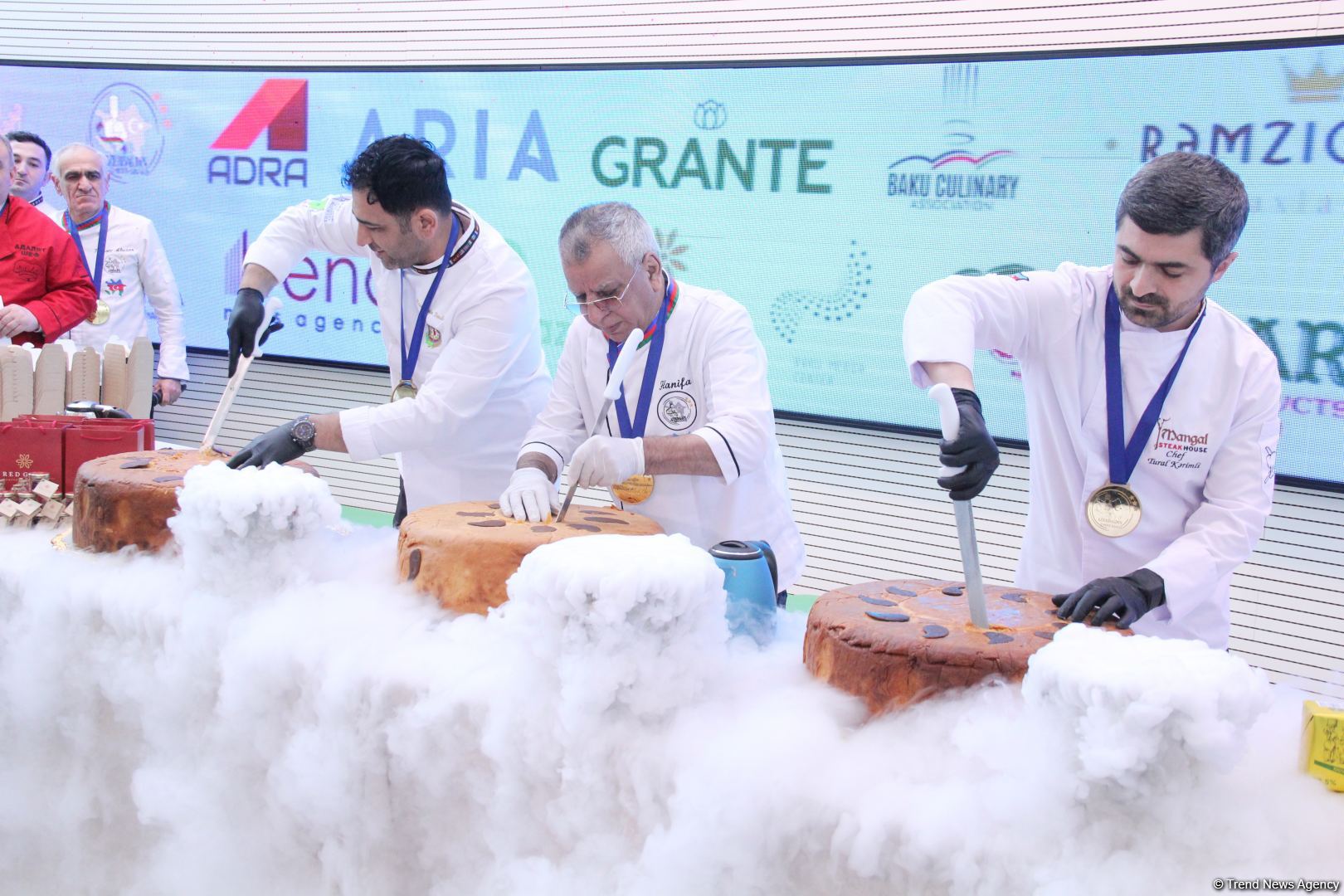 В Баку прошла торжественная церемония вручения национальной премии "Мастер кулинарного искусства" (ФОТО)
