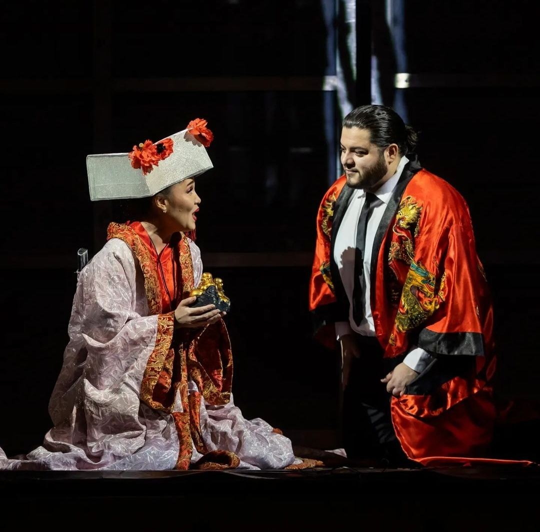 Азербайджанский певец "озарил небосвод" Международного фестиваля в России (ФОТО)