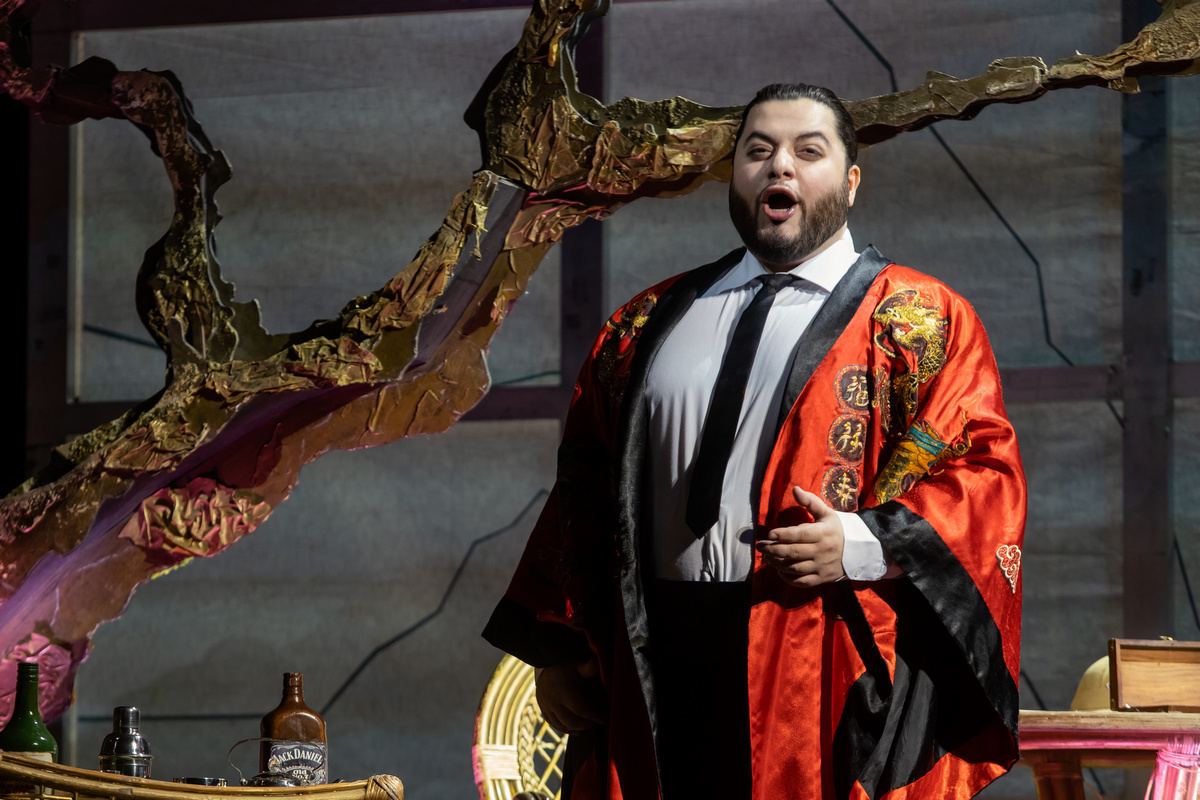 Азербайджанский певец "озарил небосвод" Международного фестиваля в России (ФОТО)