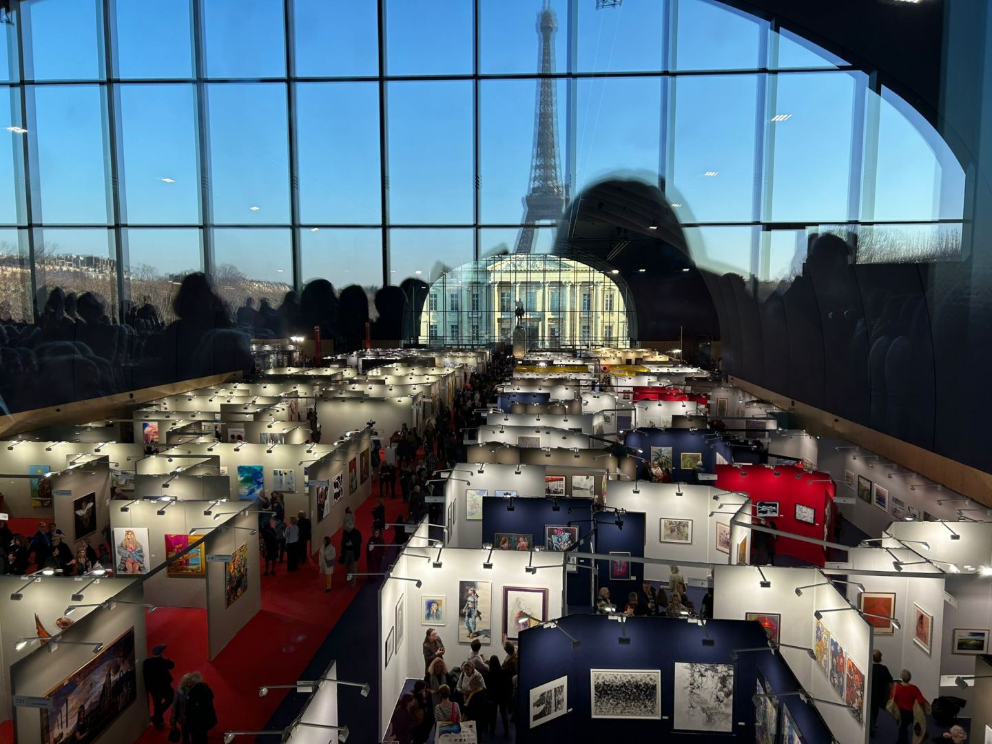 Картина Нигяр Нариманбековой представлена в крупнейшем выставочном зале Франции  (ФОТО)