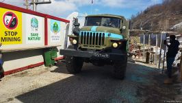 По Лачинской дороге беспрепятственно проехала автоколонна из 13 машин РМК (ФОТО)