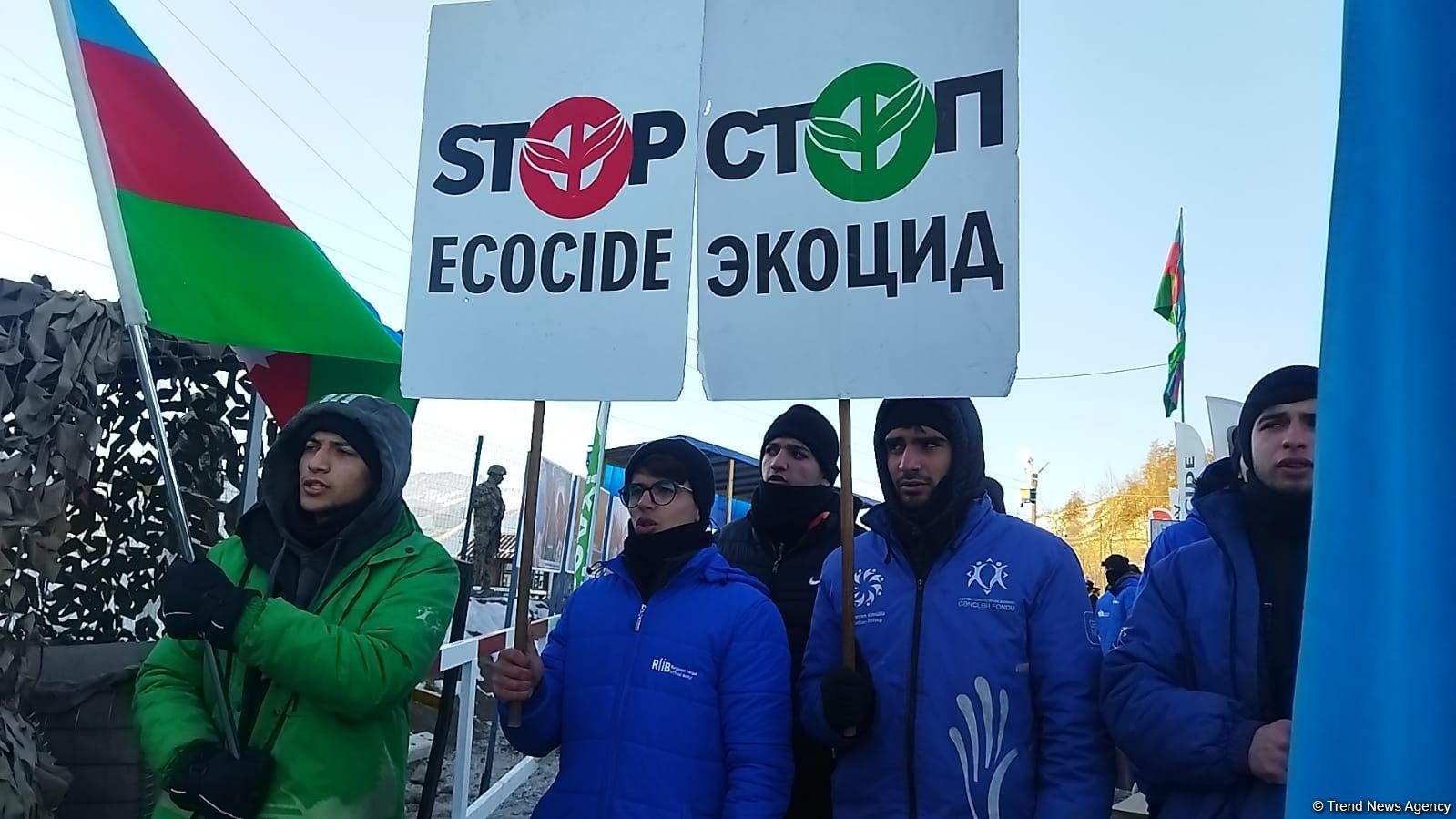 Акция азербайджанских экоактивистов на Лачинской дороге продолжается (ФОТО)