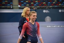 Захватывающие сальто и повороты – Лучшие моменты первого дня Кубка мира по прыжкам на батуте в Баку (ФОТО)