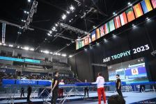 Захватывающие сальто и повороты – Лучшие моменты первого дня Кубка мира по прыжкам на батуте в Баку (ФОТО)