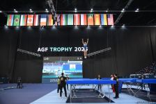 Захватывающие сальто и повороты – Лучшие моменты первого дня Кубка мира по прыжкам на батуте в Баку (ФОТО)