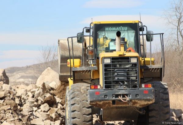 Продолжается строительство железной дороги Горадиз - Агбенд (ФОТО)