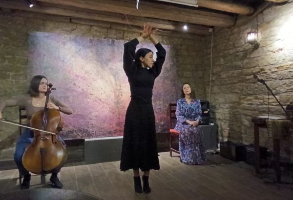 Когда я стану птицей... Душевный вечер с музыкой и поэзией в Баку (ВИДЕО, ФОТО)