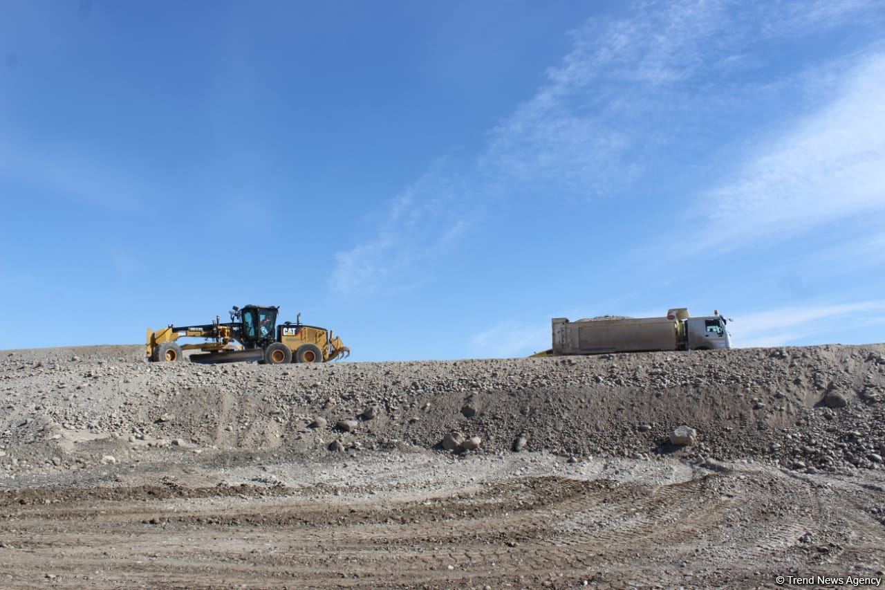 Продолжается строительство железной дороги Горадиз - Агбенд (ФОТО)