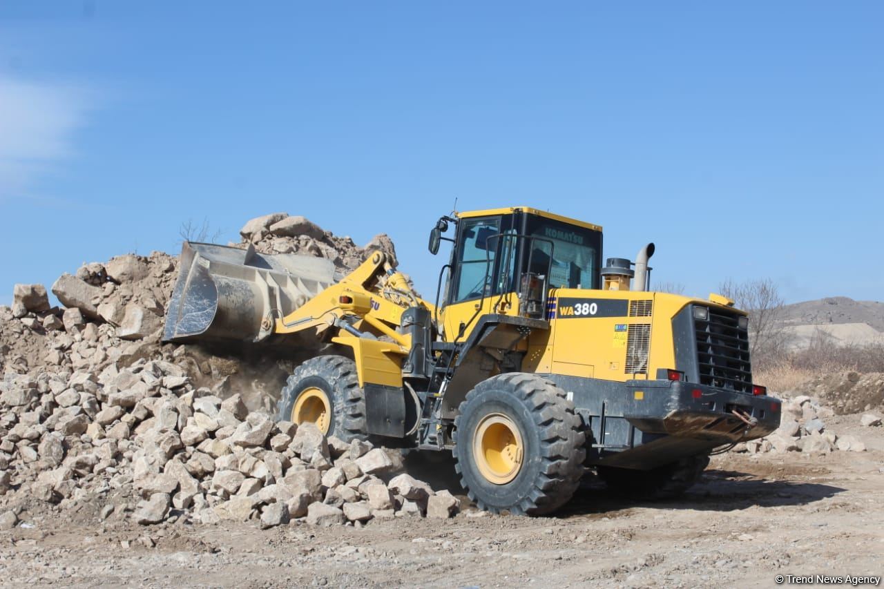 Продолжается строительство железной дороги Горадиз - Агбенд (ФОТО)