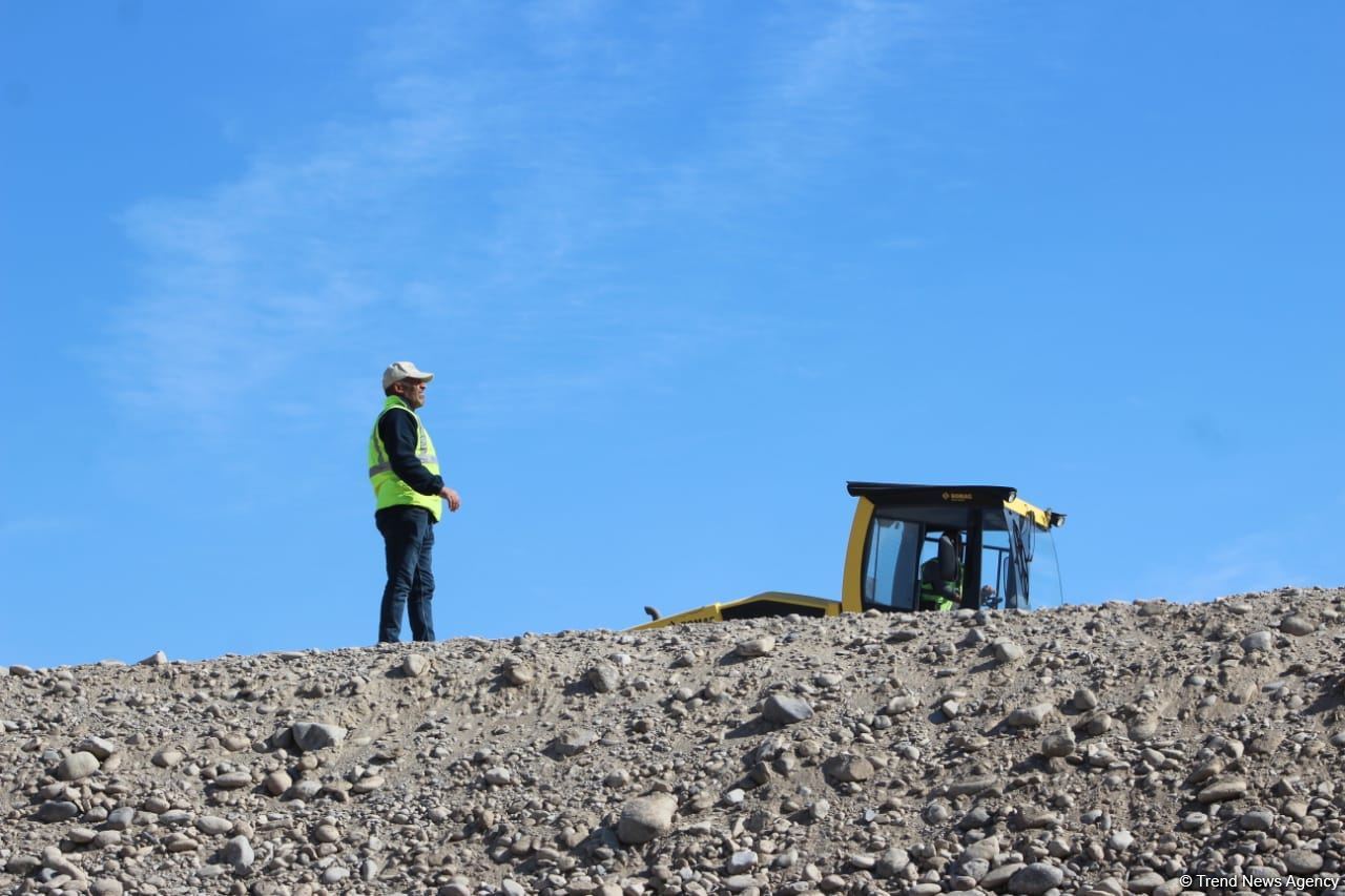 Продолжается строительство железной дороги Горадиз - Агбенд (ФОТО)