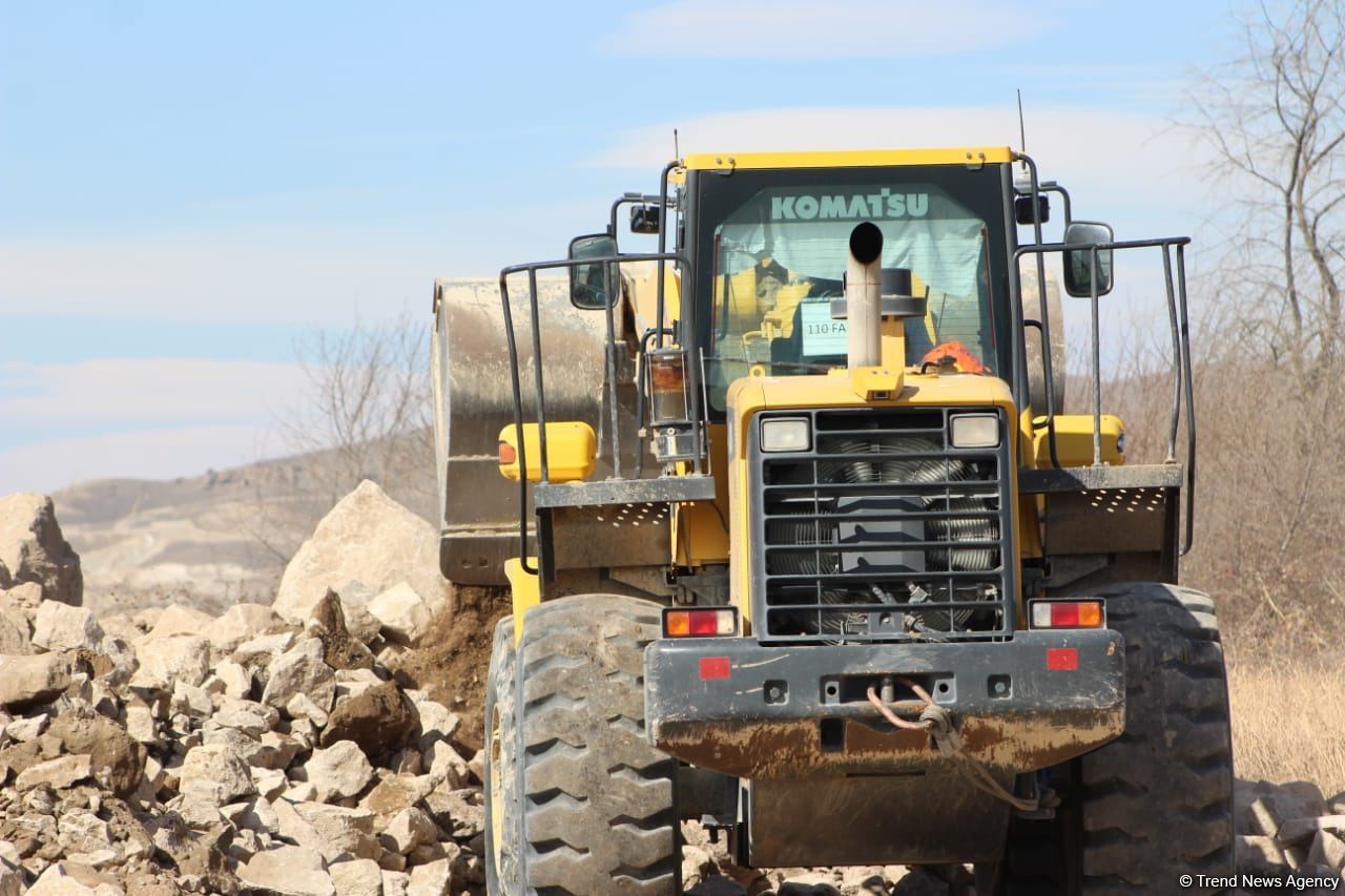 Продолжается строительство железной дороги Горадиз - Агбенд (ФОТО)