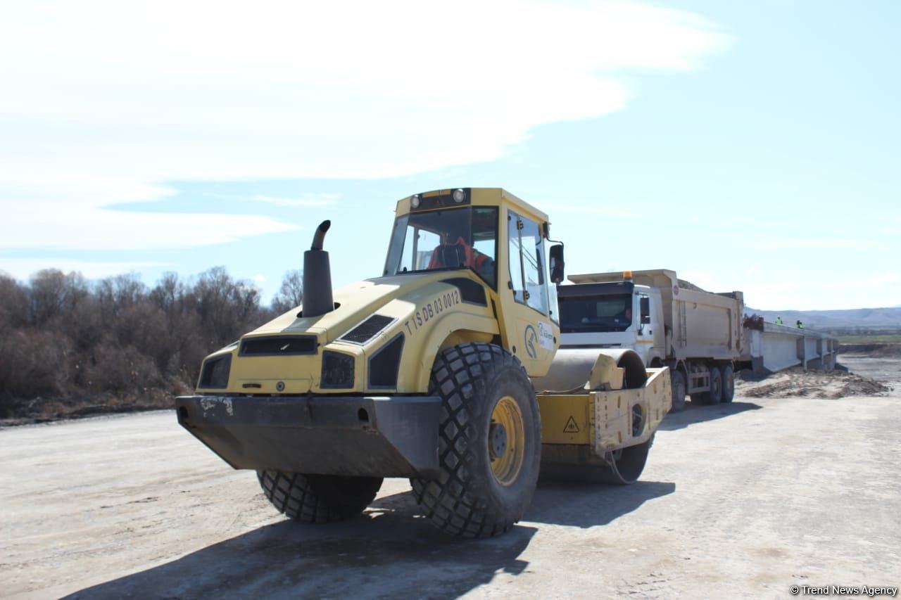 Продолжается строительство железной дороги Горадиз - Агбенд (ФОТО)