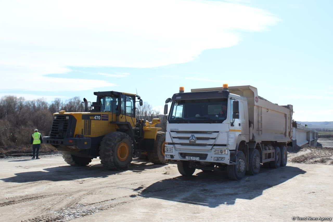 Продолжается строительство железной дороги Горадиз - Агбенд (ФОТО)