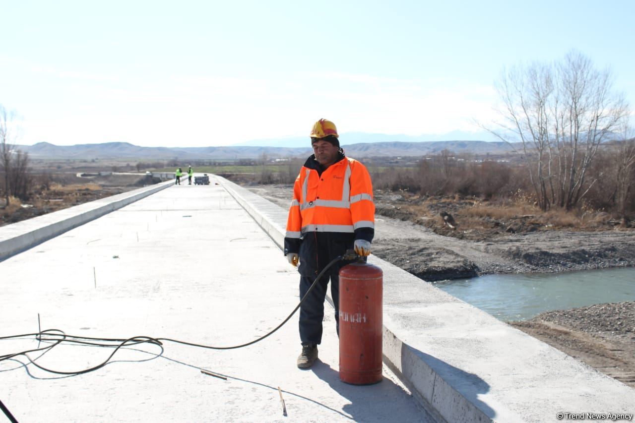 Продолжается строительство железной дороги Горадиз - Агбенд (ФОТО)