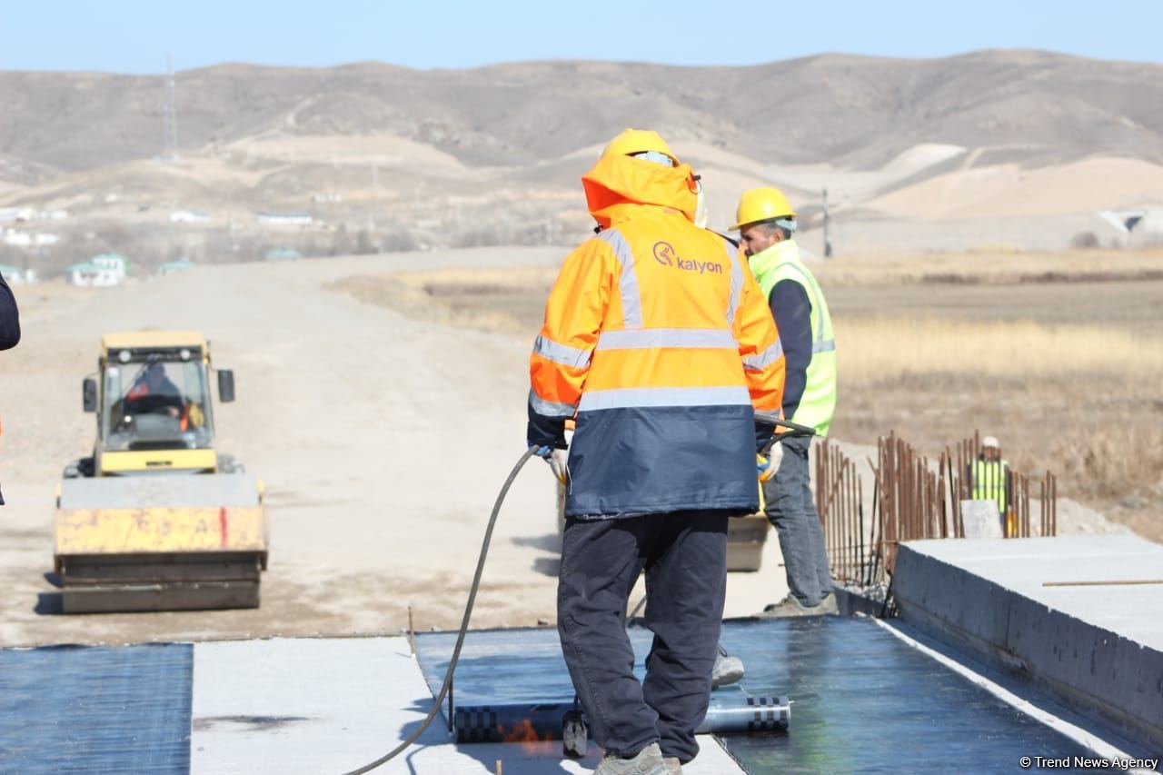 Продолжается строительство железной дороги Горадиз - Агбенд (ФОТО)