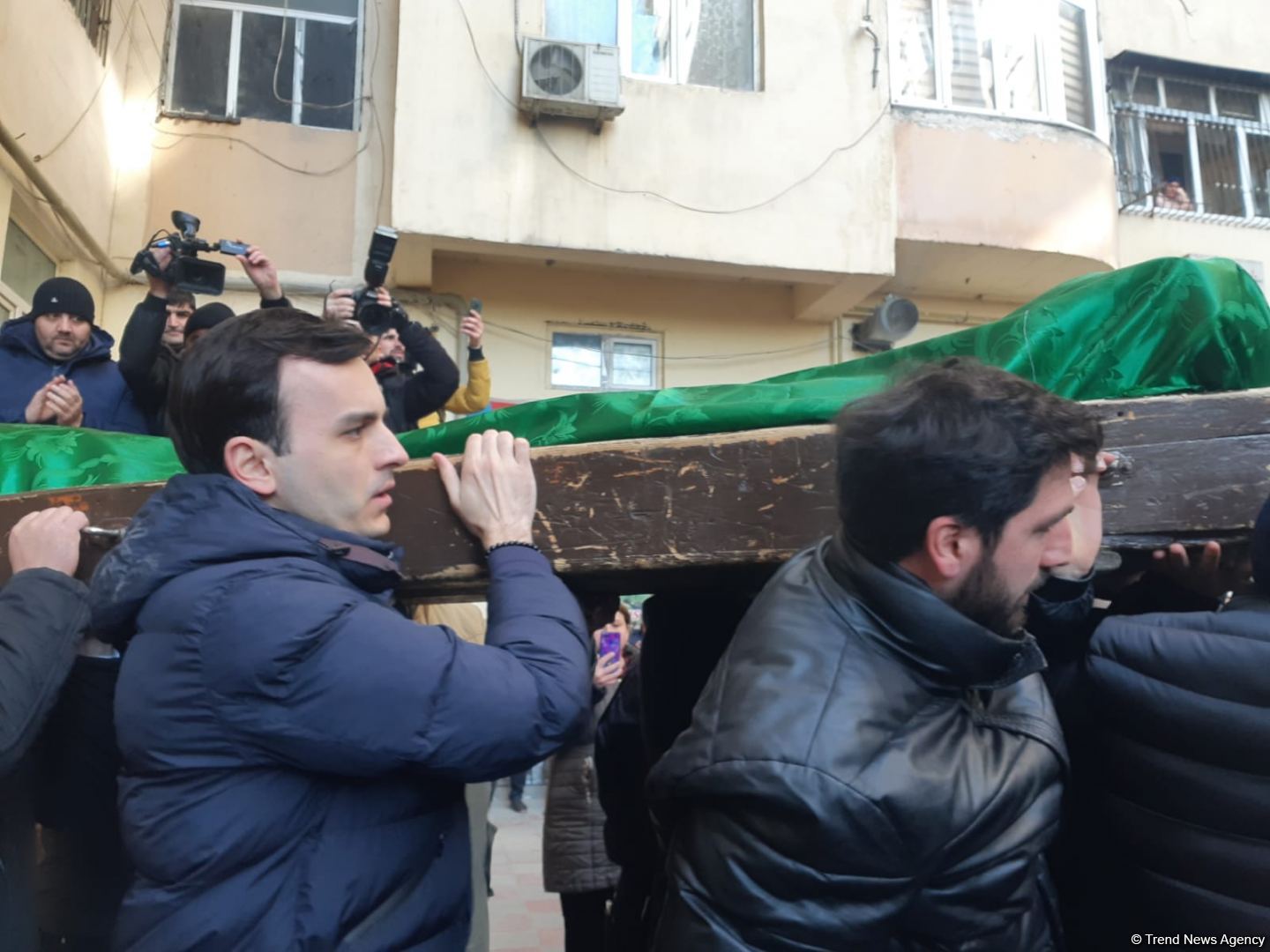 Народного артиста Азербайджана Рамиза Новруза аплодисментами проводили в последний путь  (ФОТО)