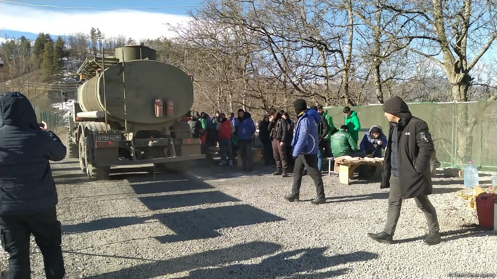 По Лачинской дороге беспрепятственно проехала очередная автоколонна РМК (ФОТО)